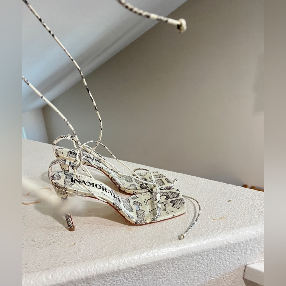 Inamorata  white and black snake pattern wrap‎ straps heels sandals sz 9